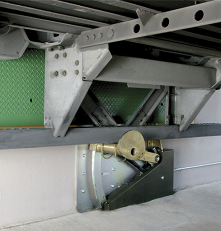 STAR4 Vehicle Restraint - Kelley Material Handling Equipment India